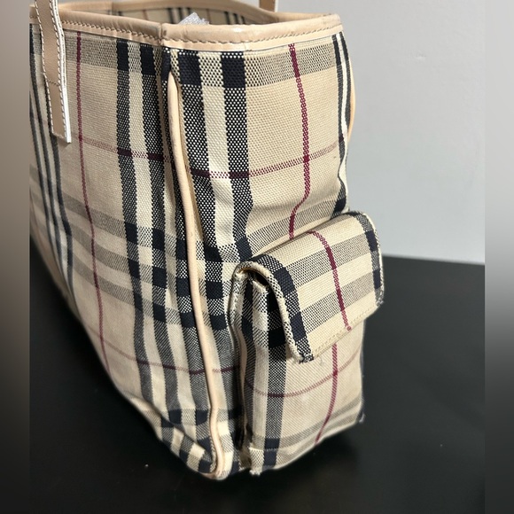 Burberry bag in beige Haymarket canvas and beige leather - Picture 9 of 17